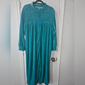 Only Necessities Teal Robe 30x48